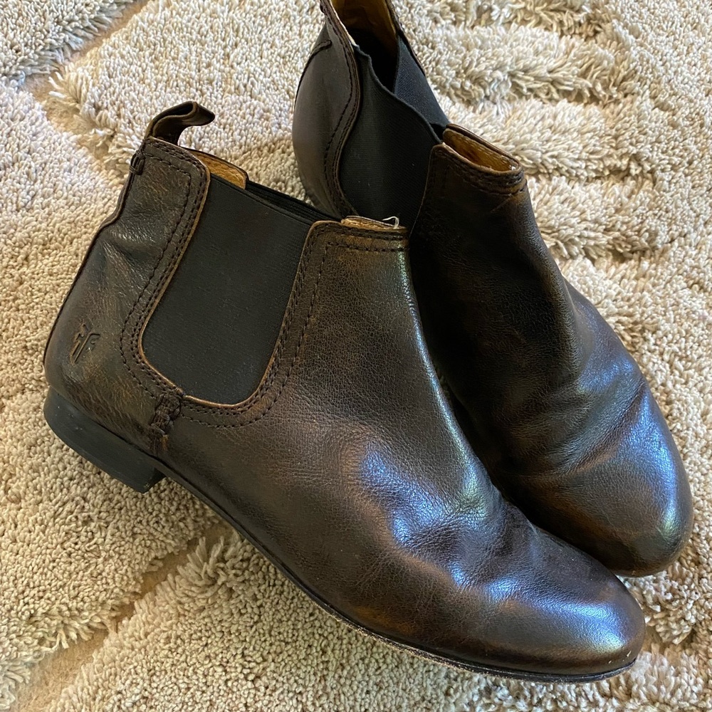 EUC Frye Jillian Chelsea Boot